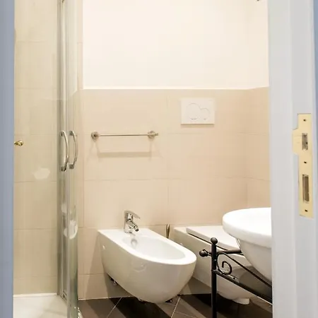Апартаменты Flatinrome Termini 2 Grande Luminoso In Centro - Accetta Bonus Vacanze