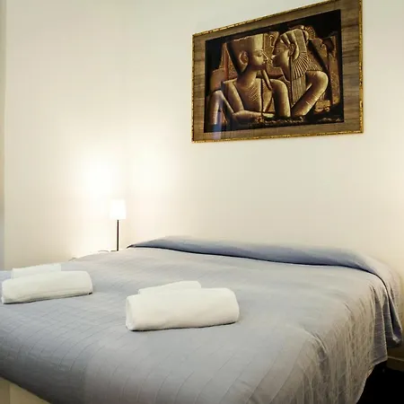 Апартаменты Flatinrome Termini 2 Grande Luminoso In Centro - Accetta Bonus Vacanze Рим